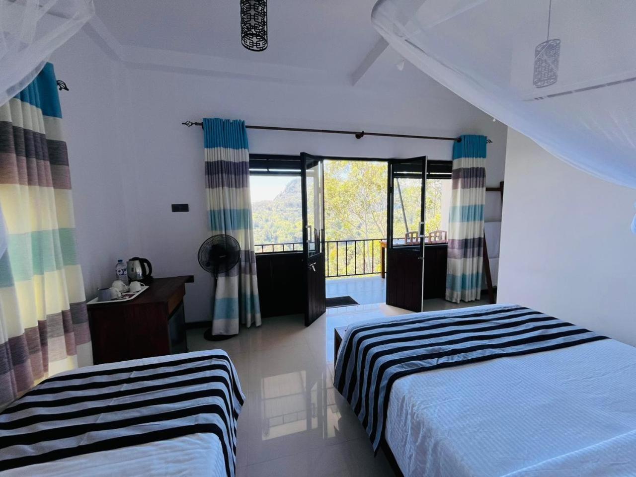 אלה Cloudy Hill Cottage מראה חיצוני תמונה